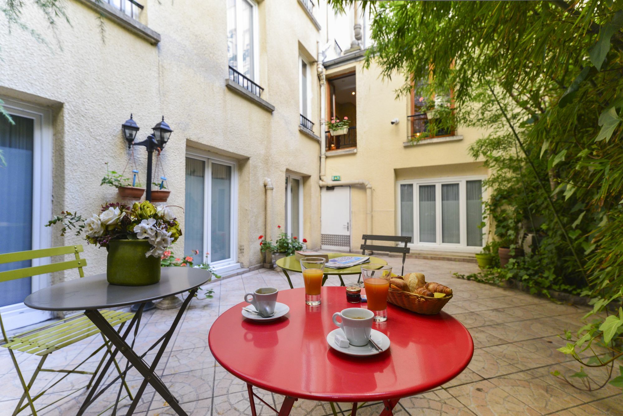 Pavillon De Montmartre Hotel Paris Exterior photo